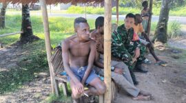 Babinsa Koramil 1710-07/Mapurujaya, Pelda Retno Sumantri melaksanakan kegiatan Komunikasi Sosial (Komsos) bersama warga binaan