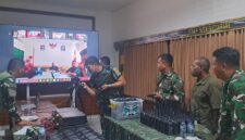 Kodim 1710/Mimika mengikuti kegiatan video conference (vicon) pengecekan materil yang diselenggarakan oleh Komlekdam XVII/Cenderawasih