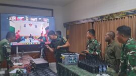 Kodim 1710/Mimika mengikuti kegiatan video conference (vicon) pengecekan materil yang diselenggarakan oleh Komlekdam XVII/Cenderawasih