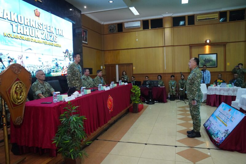 Kapuspen TNI Brigjen TNI Aulia Dwi Nasrullah, S.E., M.Han secara resmi membuka Rapat Koordinasi Teknis Penerangan (Rakornispen) TNI TA 2026