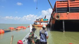 Satgas Kuala TNI–Jhonlin terus menunjukkan kinerja nyata dalam penanganan sedimentasi di Muara Kuala Penaga, Kabupaten Aceh Tamiang