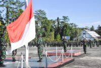 Komandan Kodim 1710/Mimika, Letkol Inf Redi Dwi Yuda Kurniawan, S.I.P., memimpin upacara bendera 17-an