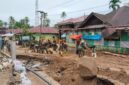TNI melalui Korem 023/KS bergerak cepat melaksanakan langkah-langkah tanggap darurat guna membantu masyarakat terdampak banjir bandang