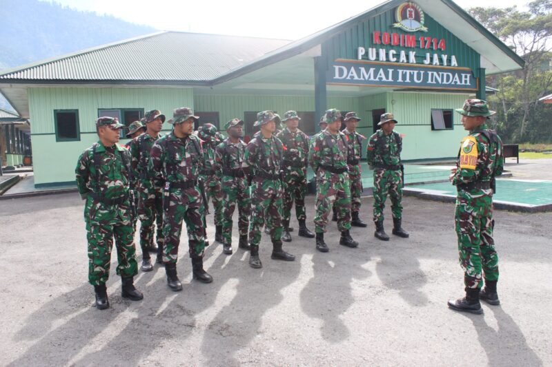 Komando Distrik Militer (Kodim) 1714/Puncak Jaya menggelar pelatihan perorangan dasar teritorial dan dasar intelijen