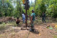 Personel TMMD ke-127 Kodim 1514/Morotai melanjutkan kegiatan pengeboran sumur bor