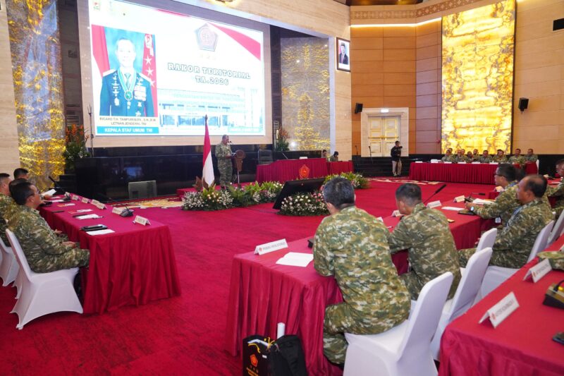 Kepala Staf Umum (Kasum) TNI Letjen TNI Richard Tampubolon yang diwakili Asisten Teritorial (Aster) Panglima TNI Mayjen TNI Suhardi membuka Rapat Koordinasi Teritorial
