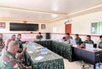 Kepala Staf Kodim 1710/Mimika, Mayor Inf Abdul Munir, mewakili Komandan Kodim 1710/Mimika, Letkol Inf Jozanda, memimpin Sidang Pangkat dan Karier