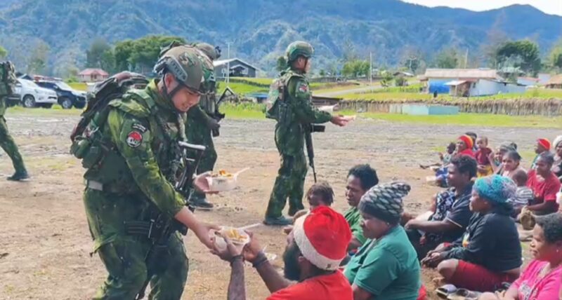Komando Operasi (Koops) TNI Habema, melaksanakan kegiatan bakti sosial