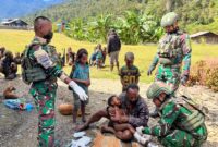 Tiga warga Orang Asli Papua (OAP), terdiri dari seorang perempuan dewasa dan dua anak-anak, dilaporkan menjadi korban penembakan