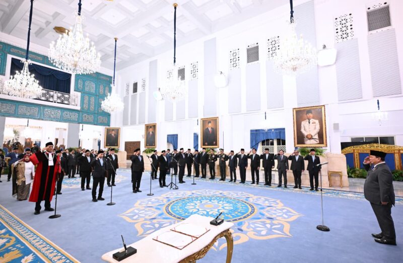 Panglima TNI Jenderal TNI Agus Subiyanto menghadiri acara pengucapan sumpah Hakim Konstitusi, pelantikan keanggotaan Ombudsman Republik Indonesia (RI) masa jabatan 2026–2031 serta Duta Besar Luar Biasa dan Berkuasa Penuh Republik Indonesia