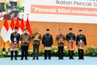 Panglima TNI Jenderal TNI Agus Subiyanto mendampingi Presiden RI Prabowo Subianto