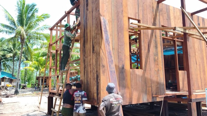Satgas TMMD ke-128 Kodim 1710/Mimika terus menggenjot pembangunan rumah warga sasaran di Kampung Keakwa, Distrik Mimika Tengah