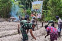 Penanaman jagung yang dilakukan Satgas TMMD ke-128 Kodim 1710/Mimika di Kampung Keakwa