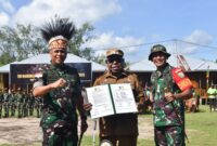 Pangdam XVII/Cenderawasih, Mayjen TNI Febriel Buyung, resmi menutup pelaksanaan TMMD Reguler ke-128 Kodim 1710/Mimika