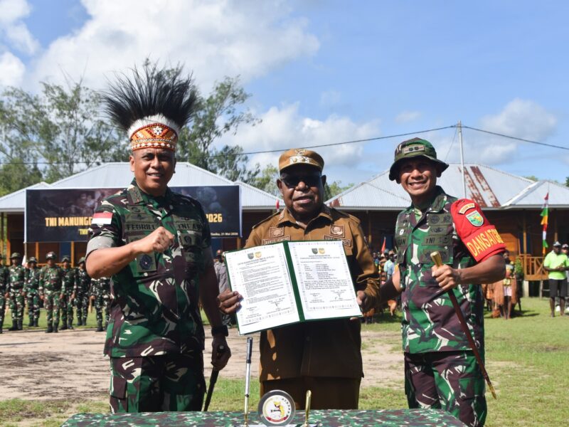 Pangdam XVII/Cenderawasih, Mayjen TNI Febriel Buyung, resmi menutup pelaksanaan TMMD Reguler ke-128 Kodim 1710/Mimika