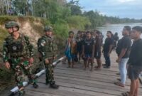Komando Operasi Koops TNI Habema bersama aparat gabungan berhasil mengevakuasi 44 warga pendulang emas