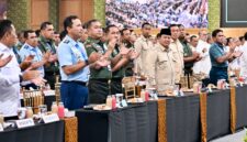 Presiden Prabowo Subianto memberikan Taklimat Presiden Republik Indonesia kepada Para Komandan Satuan (Dansat) TNI