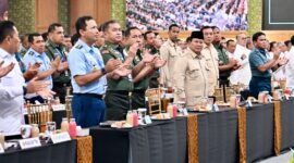 Presiden Prabowo Subianto memberikan Taklimat Presiden Republik Indonesia kepada Para Komandan Satuan (Dansat) TNI