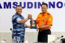 Komandan Lanud Sjamsudin Noor Kolonel Pnb Hilman L.P. Ambarita, M.M.S., bersama para Kepala Dinas (Kadis) dan pejabat List A Lanud Sjamsudin Noor menerima kunjungan silaturahmi Kepala Kantor SAR Banjarmasin I Putu Sudayana, S.E., M.A.P.