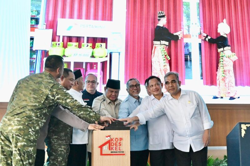 Presiden RI Prabowo Subianto meresmikan dimulainya operasionalisasi 1.061 Koperasi Desa/Kelurahan Merah Putih (KDKMP) di wilayah Jawa Timur dan Jawa Tengah
