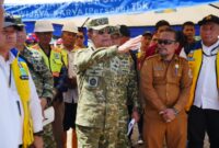 Kepala Staf Umum (Kasum) TNI Letjen TNI Richard Tampubolon selaku Wakil Ketua I Satuan Tugas (Wakasatgas I) Percepatan Rehabilitasi dan Rekonstruksi Pascabencana Alam di Provinsi Aceh, Provinsi Sumatera Utara dan Provinsi Sumatera Barat melaksanakan kunjungan kerja