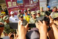 Kepala Staf Umum (Kasum) TNI Richard Tampubolon selaku Wakil Ketua I Satgas Percepatan Rehabilitasi dan Rekonstruksi Pascabencana Alam di Provinsi Aceh, Sumatera Utara, dan Sumatera Barat melaksanakan kunjungan kerja
