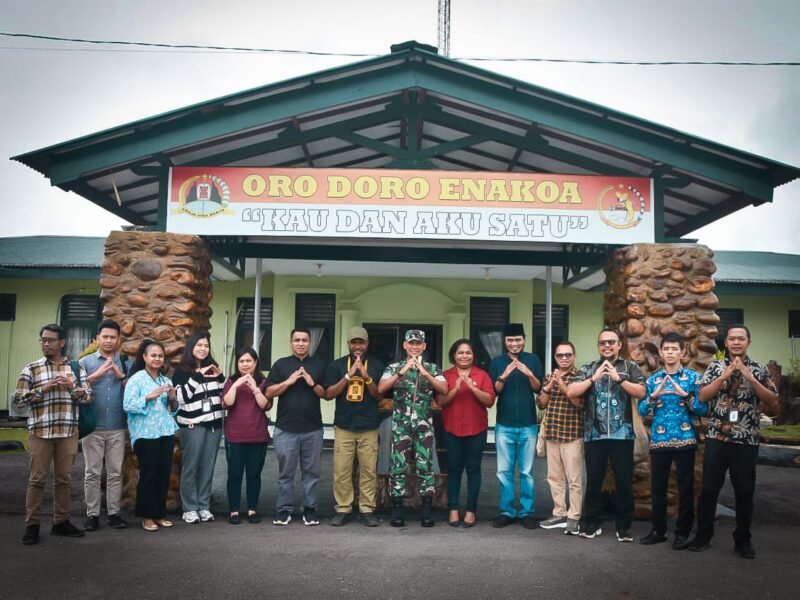 Komandan Kodim 1710/Mimika, Letkol Inf Jozanda menerima audiensi Ketua KPU Mimika, Dete Abugau beserta rombongan