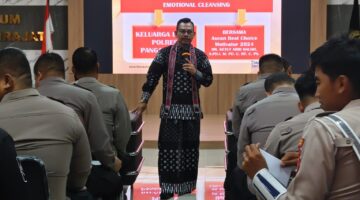 Polres Pangandaran bekerja sama dengan Thanks Institute Indonesia menggelar kegiatan Self Healing dan Emotional Cleansing