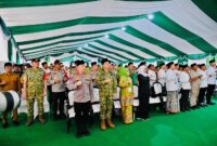 Panglima TNI Jenderal TNI Agus Subiyanto mendampingi Presiden Republik Indonesia, Prabowo Subianto