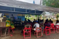 Kepala Suku Kampung Pikere, Bapak Welem Itungkir, menginisiasi kegiatan nonton bareng (nobar) pertandingan piala dunia