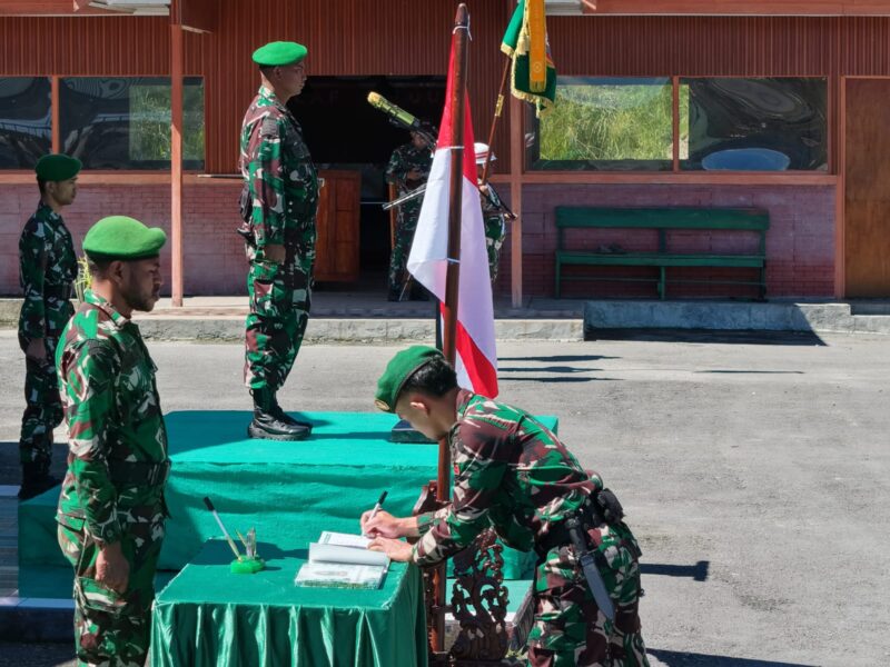 Kodim 1714/Puncak Jaya gelar upacara Korps Rapot pelepasan personel pindah dan penyambutan personel baru