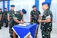 Komandan Lanud Sjamsudin Noor Kolonel Pnb Hilman L.P. Ambarita, M.M.S., memimpin langsung upacara Serah Terima Jabatan (Sertijab) Kepala Dinas Personel (Kadispers) Lanud Sjamsudin Noor