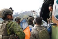 Koops TNI Habema berhasil mengevakuasi jenazah pilot pesawat PT AMA Air PK-RCY, Nicholas F. Goselin, yang menjadi korban penembakan di Bandara Ipdeheik