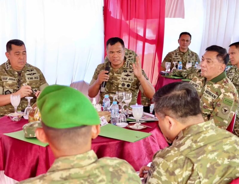 Wakil Panglima TNI Jenderal TNI Tandyo Budi R. bersama Menteri Pertahanan RI