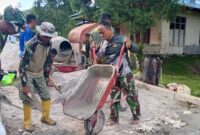 Semangat kebersamaan dan gotong royong terus mewarnai pelaksanaan program TNI Manunggal Membangun Desa (TMMD) ke-129 TA 2026 di Kampung Sesor