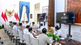 Panglima TNI Jenderal TNI Agus Subiyanto menghadiri rapat terbatas dengan agenda pembahasan penanganan kebakaran hutan dan lahan