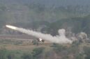 Prajurit TNI bersama prajurit Angkatan Bersenjata Australia (Australian Defence Force/ADF) unjuk kemampuan dalam Combined Joint Live Fire Exercise