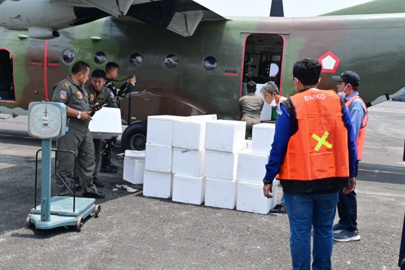 Lanud Sjamsudin Noor memfasilitasi penuh kelanjutan Operasi Modifikasi Cuaca menggunakan pesawat TNI AU jenis NC-212
