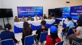 Konferensi pers di Posko Terpadu Operasi Modifikasi Cuaca, Lanud Halim Perdanakusuma, Jakarta Timur