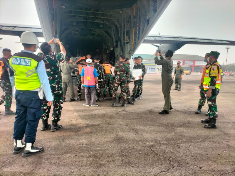Tentara Nasional Indonesia (TNI) terus mendukung penanganan kebakaran hutan dan lahan (Karhutla) di Sumatera Selatan