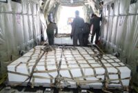 TNI kembali menambah 3,6 ton dry ice dan 5,1 ton natrium klorida (NaCl) untuk mendukung operasi modifikasi cuaca dalam penanganan kebakaran hutan dan lahan