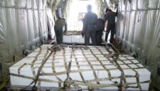 TNI kembali menambah 3,6 ton dry ice dan 5,1 ton natrium klorida (NaCl) untuk mendukung operasi modifikasi cuaca dalam penanganan kebakaran hutan dan lahan