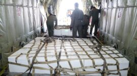 TNI kembali menambah 3,6 ton dry ice dan 5,1 ton natrium klorida (NaCl) untuk mendukung operasi modifikasi cuaca dalam penanganan kebakaran hutan dan lahan