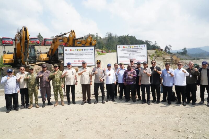 Panglima TNI Jenderal TNI Agus Subiyanto bersama Menteri Pertahanan RI Sjafrie Sjamsoeddin, Jaksa Agung Burhanuddin dan Kapolri Jenderal Polisi Suyudi Ario Seto melaksanakan kunjungan kerja