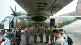 TNI bersama tim gabungan terus mengoptimalkan pelaksanaan Operasi Modifikasi Cuaca (OMC) guna mempercepat penanganan kebakaran hutan dan lahan