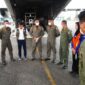 TNI bersama BMKG dan instansi lainnya melaksanakan Operasi Modifikasi Cuaca (OMC) untuk mendukung penanganan kebakaran hutan dan lahan
