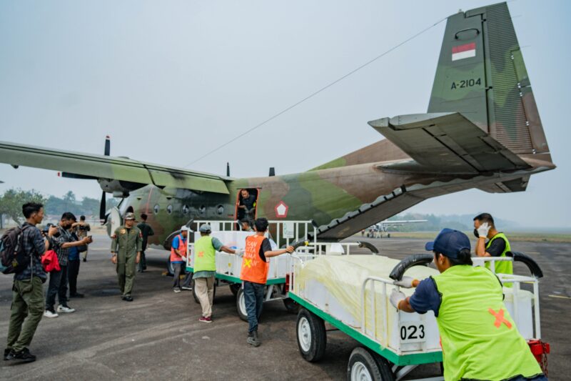 TNI bersama BMKG terus mengoptimalkan Operasi Modifikasi Cuaca (OMC) dari Pangkalan TNI AU (Lanud) Sri Mulyono Herlambang