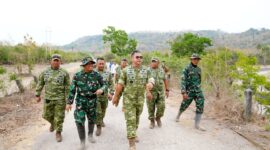 Wakil Panglima TNI Jenderal TNI Maruli Simanjuntak merangkap Kepala Badan Nasional Pengelola Perbatasan dan Daerah Terpencil (BNPPDT), meninjau kawasan perbatasan