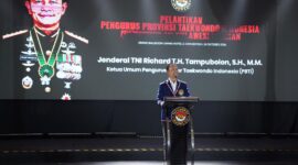 Ketua Umum Pengurus Besar Taekwondo Indonesia (PBTI) yang juga menjabat sebagai Wakil Menteri Pertahanan Republik Indonesia (Wamenhan RI) Jenderal TNI Richard Tampubolon, S.H., M.M. melantik Dr. Adnan Purichta Ichsan, S.H., M.H.