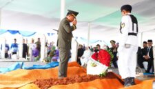 Panglima TNI Jenderal TNI Agus Subiyanto memimpin Upacara Militer, pemakaman almarhum mantan Panglima TNI Laksamana TNI (Purn) Widodo Adi Sutjipto